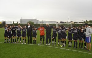 Les U15 respectent une mn de silence