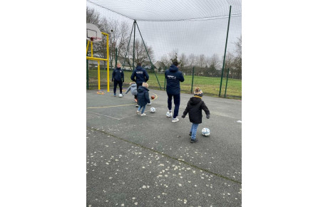 Les éducateurs du Club  au Centre de loisirs 